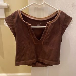 Out from under go for gold seamless top